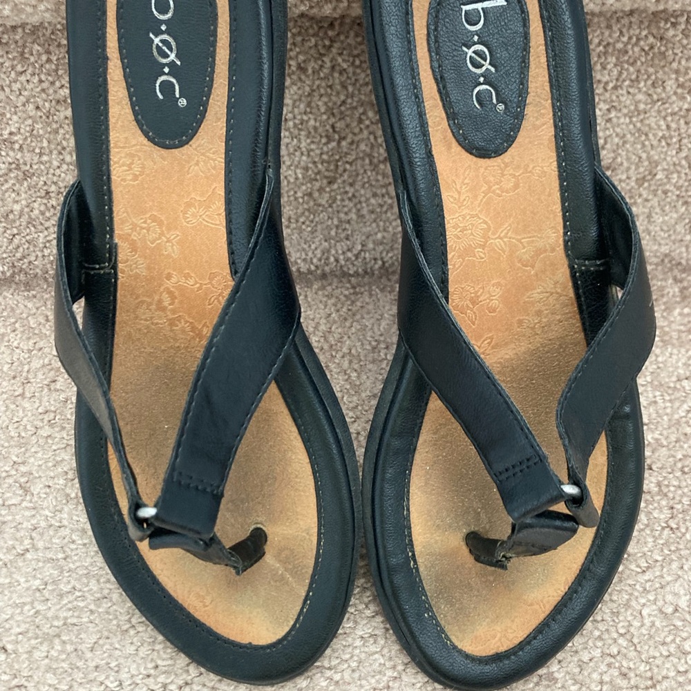 BOC Black thong sandals